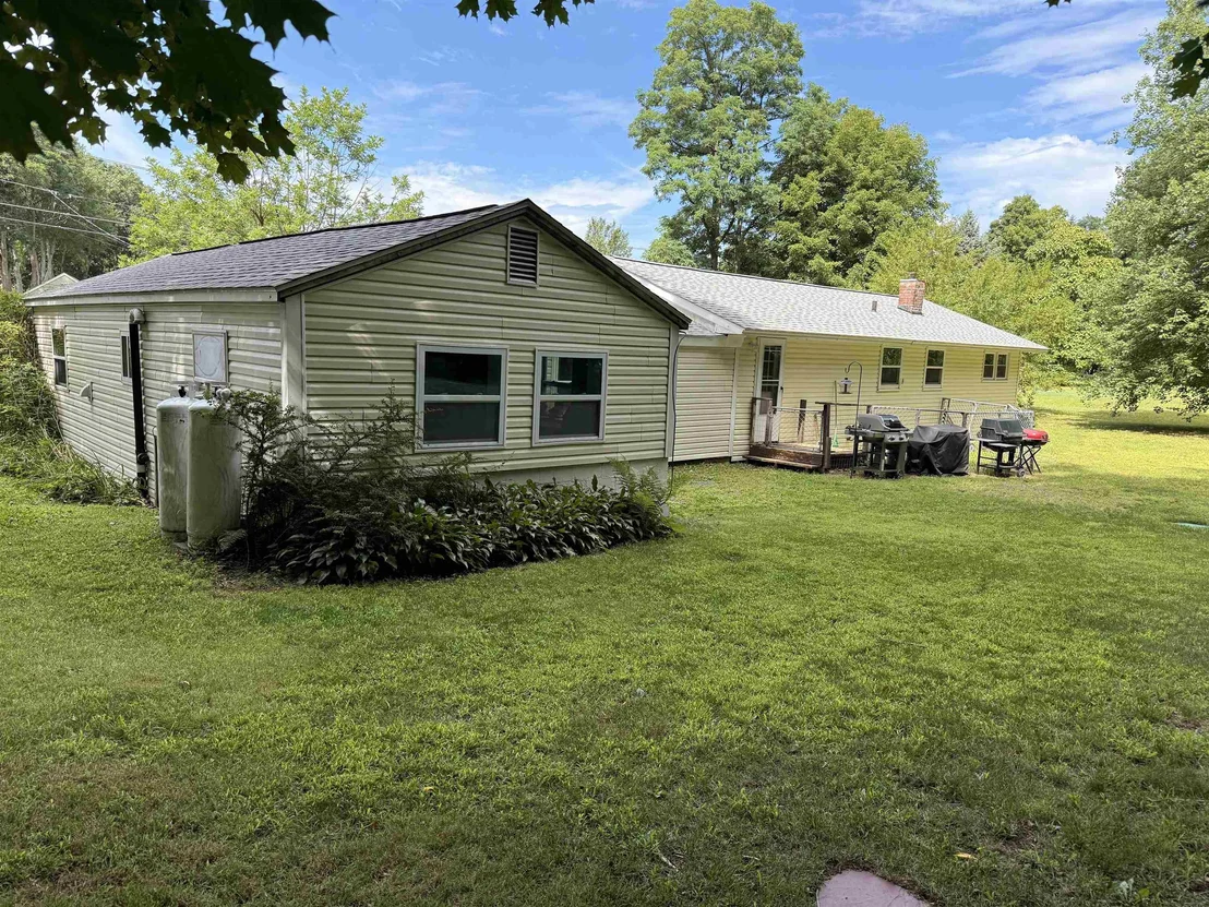 Photo of 759 Pond