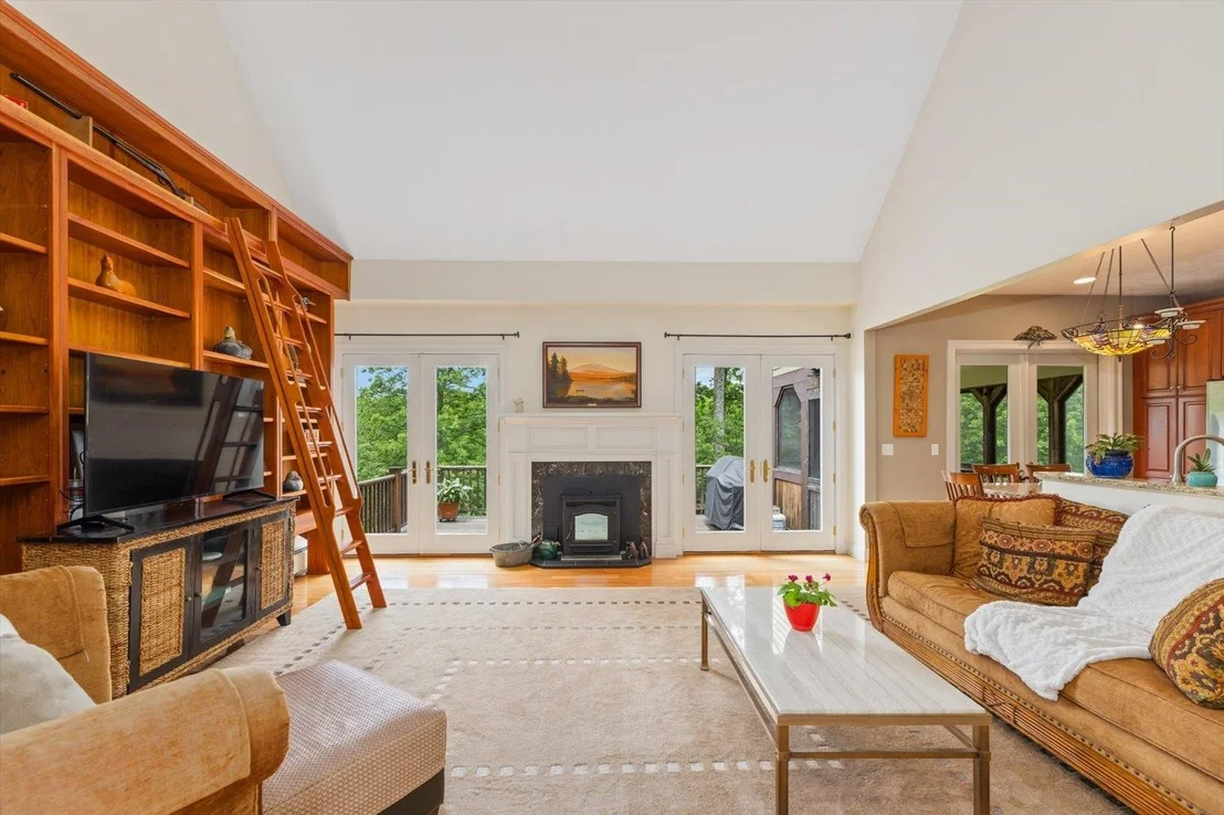 Photo of 55 Chestnut Hill