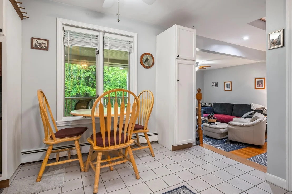 Photo of 100 Colonial