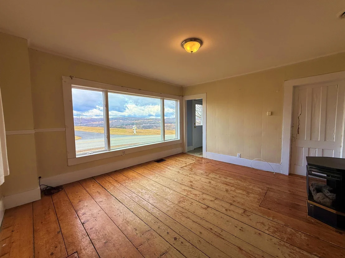 Photo of 2570 Maple Hill