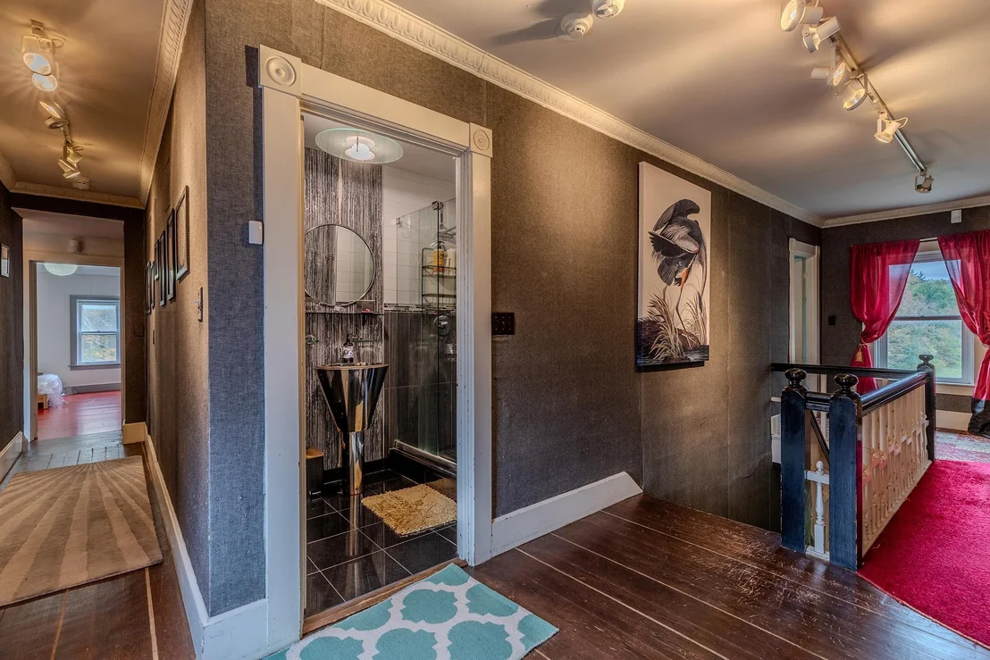 Photo of 818 Danby Hill