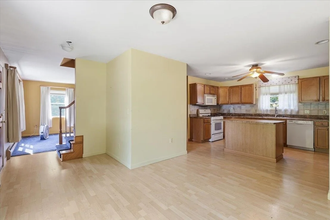Photo of 23 Blondin