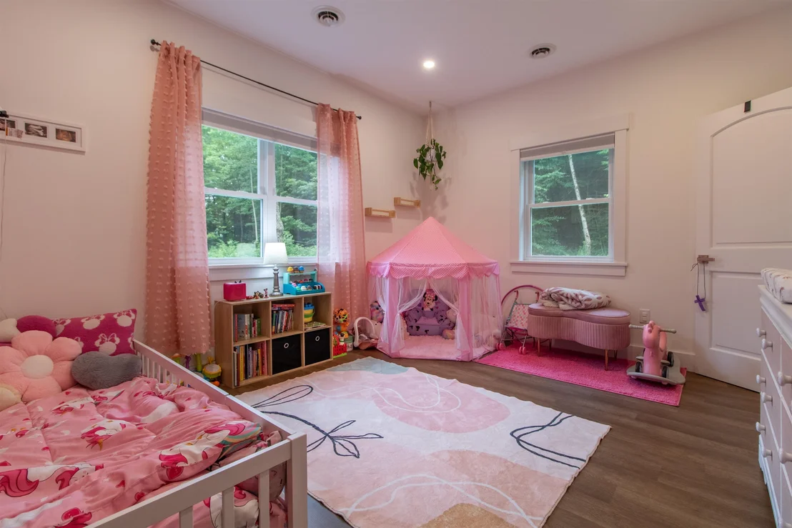 Photo of 559 Spencer Hill