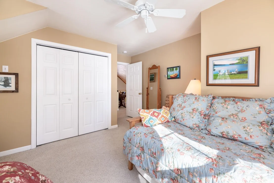 Photo of 8 Oak Knoll