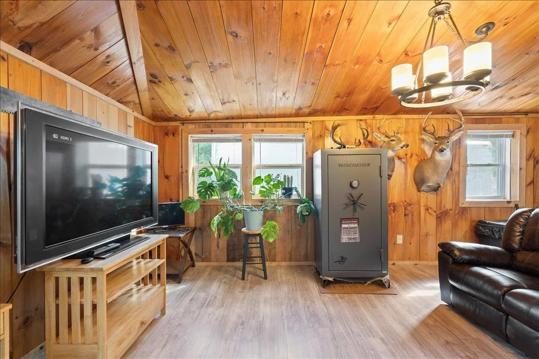 Photo of 3058 Perley
