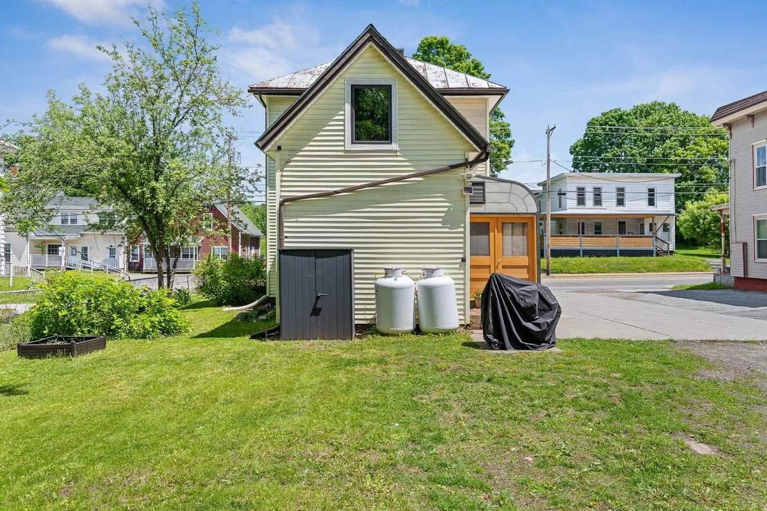Photo of 145 Washington