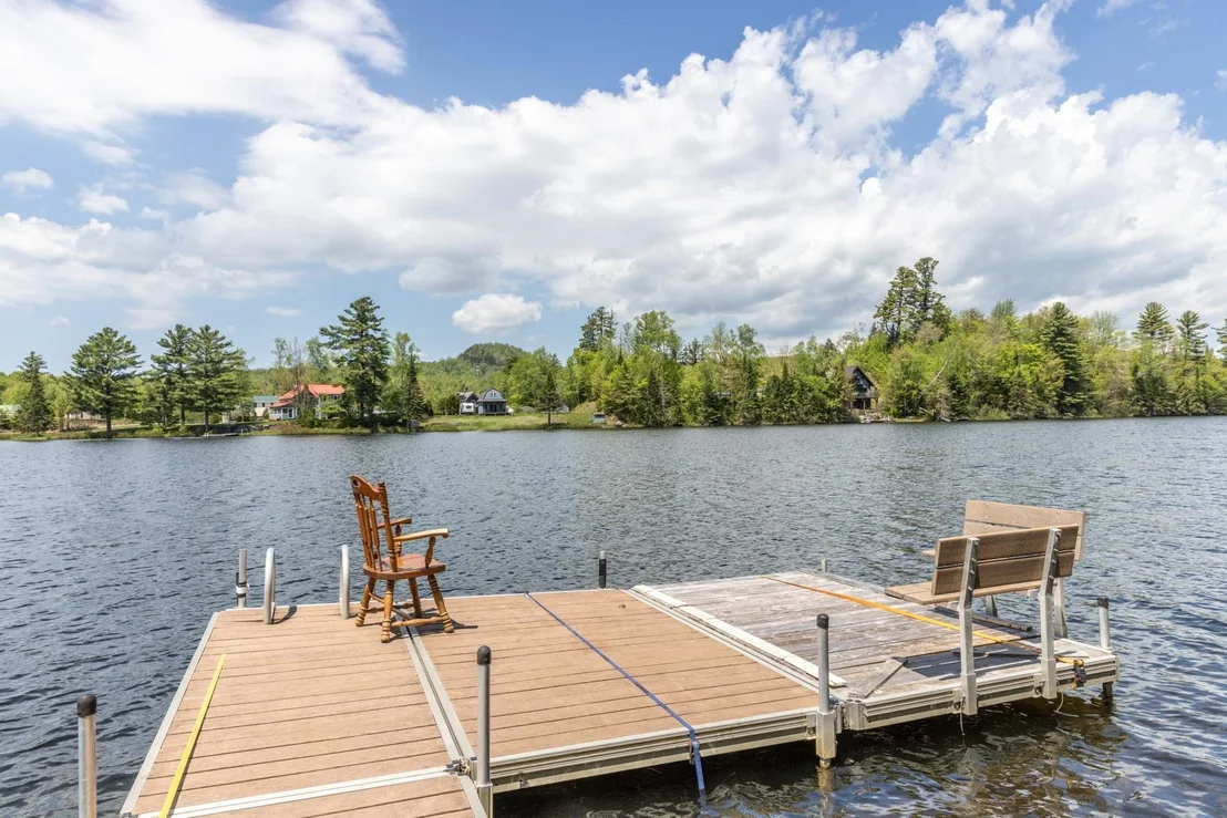 Photo of 333 Backshore
