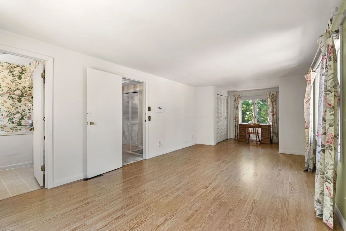 Photo of 84 Stinson