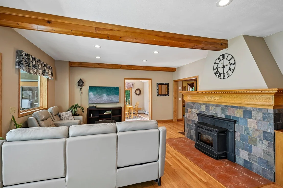 Photo of 76 Holts Point