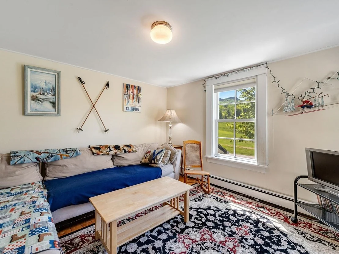 Photo of 609 Common