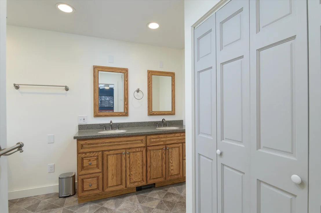 Photo of 64 Maple