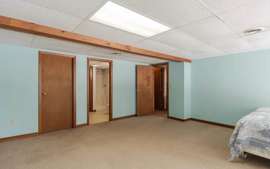 Photo of 521 County