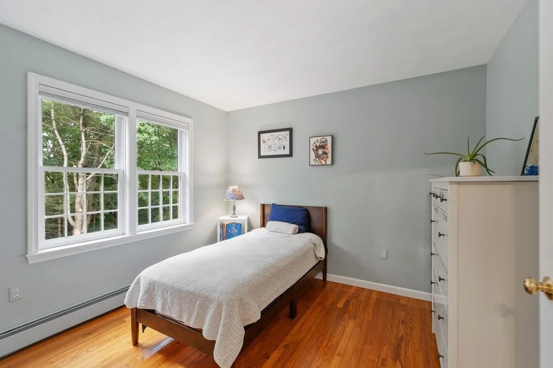 Photo of 25 Alexander