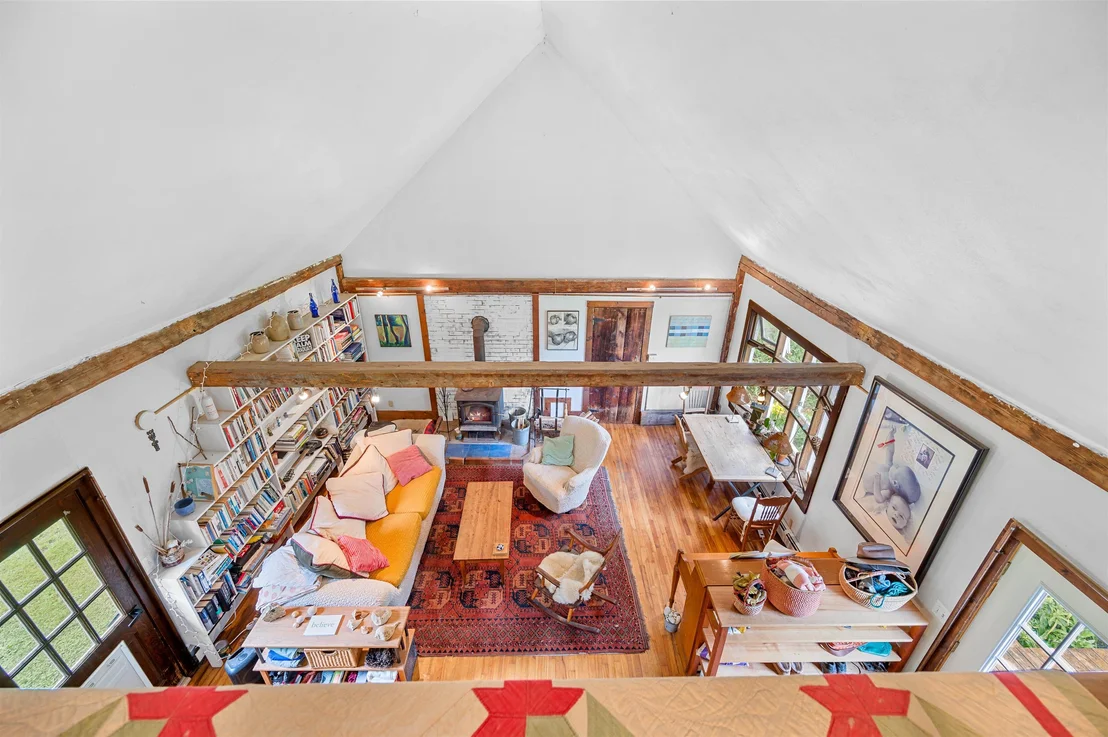 Photo of 323 Calais