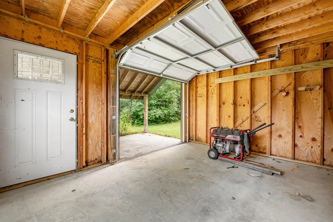 Photo of 44 Dubeau