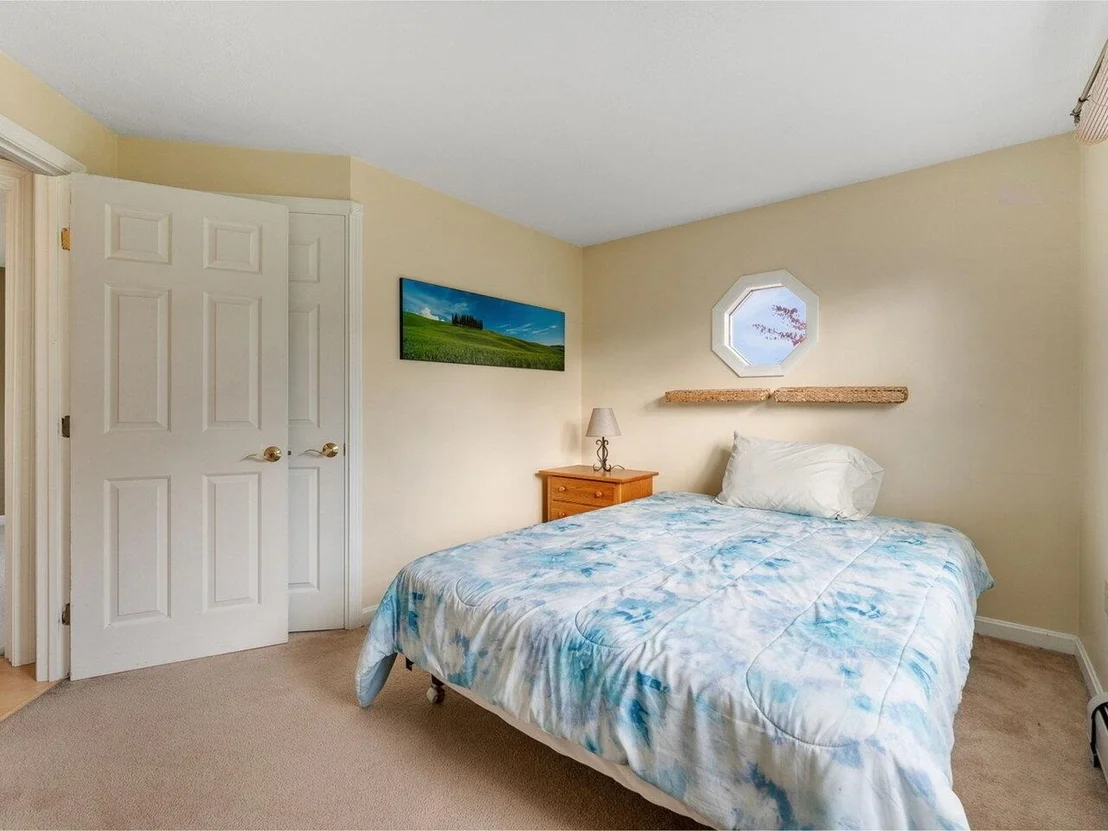Photo of 771 Robinson