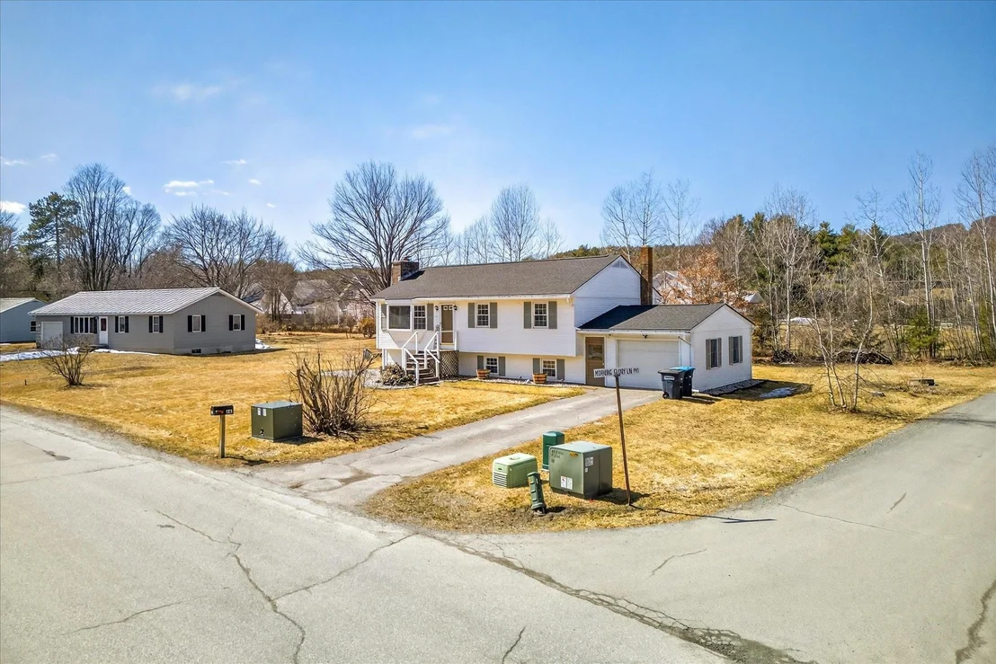 Photo of 681 Colonial