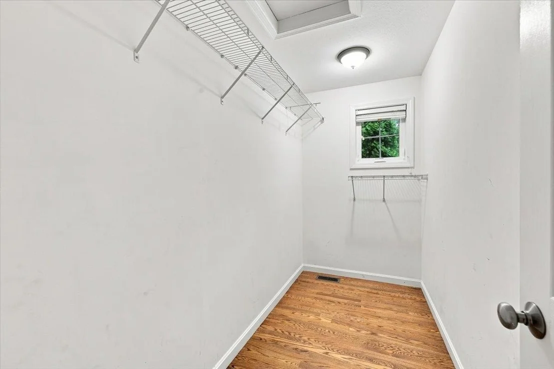 Photo of 5 Ames