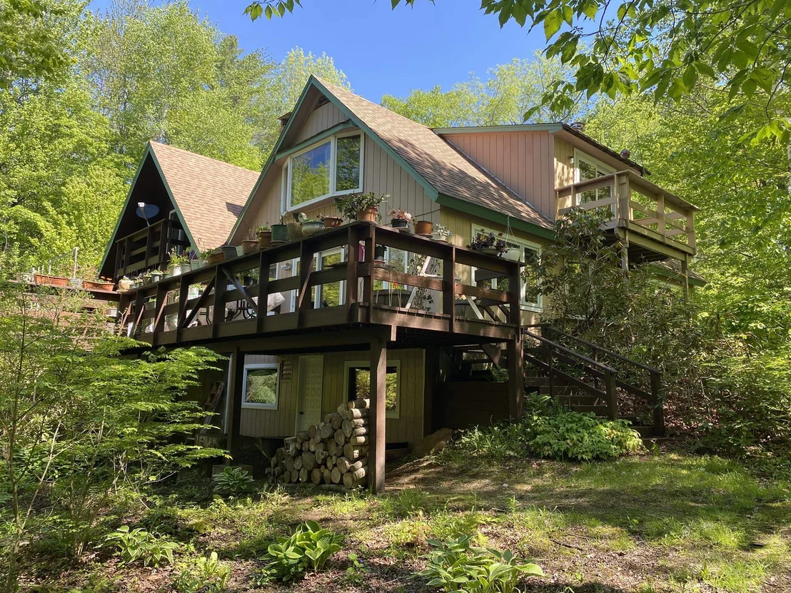 Photo of 985 Chapel Hill