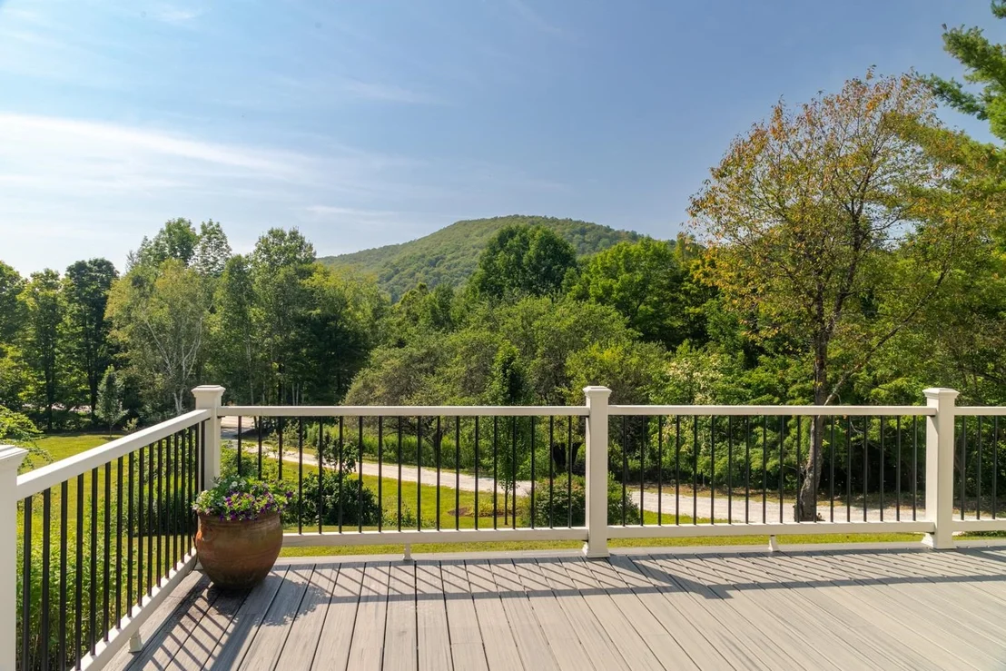Photo of 2744 Danby Mountain