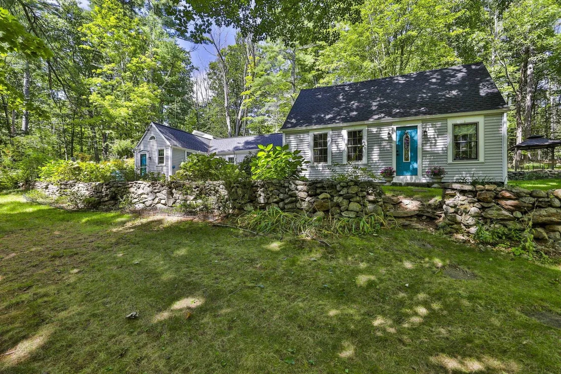 Photo of 8 Putnam Hill