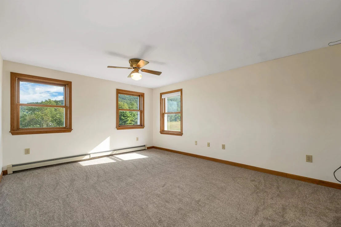 Photo of 952 Plains