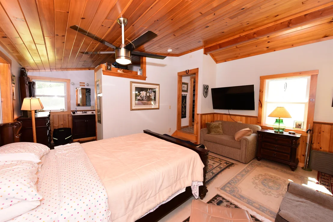 Photo of 23 Acorn