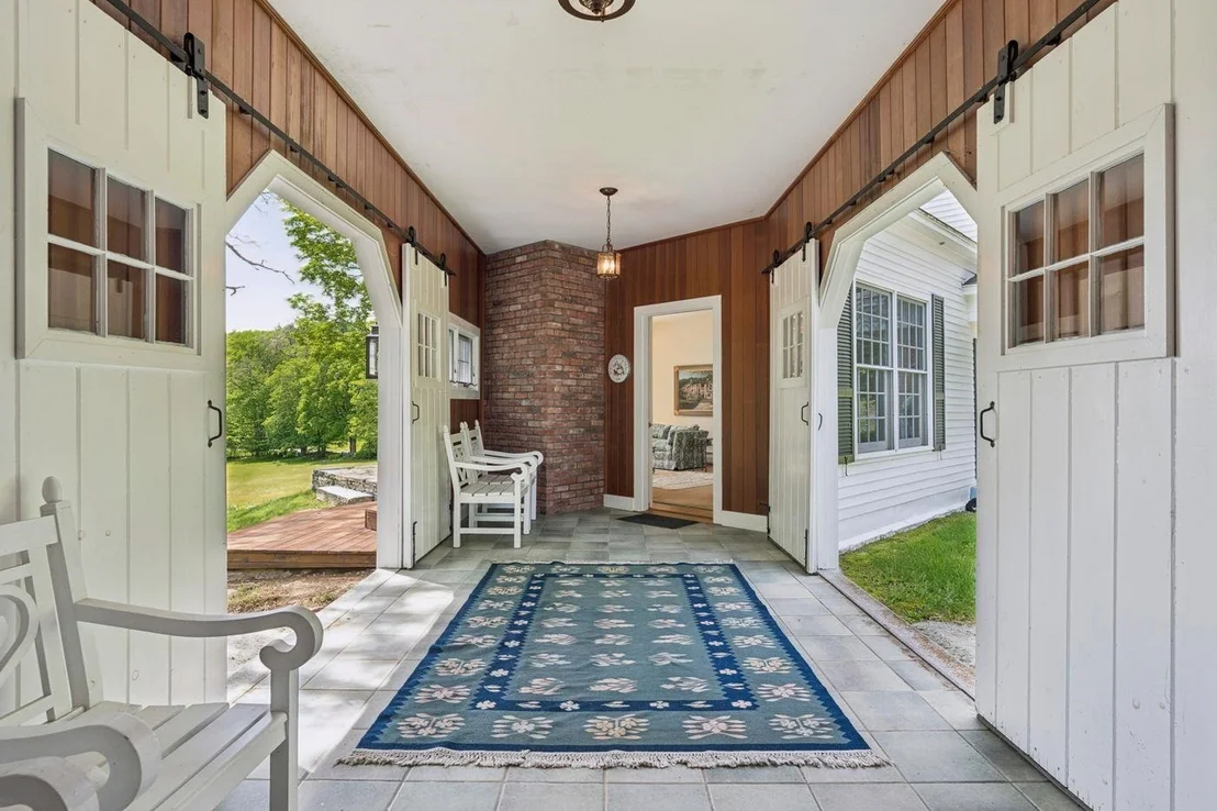 Photo of 874 Middletown