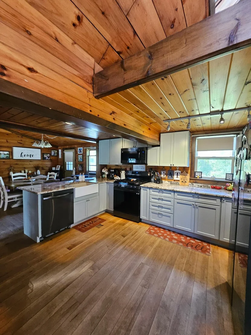 Photo of 731 Howard Hill