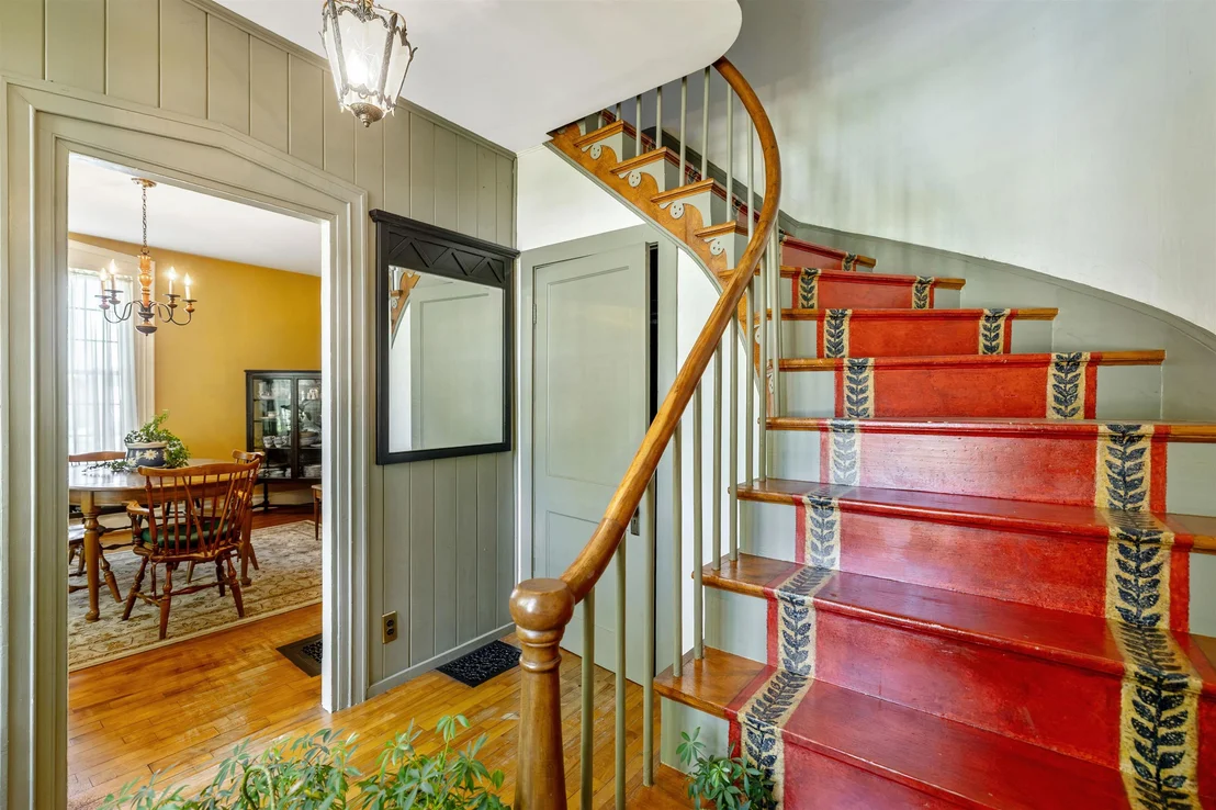 Photo of 295 Main