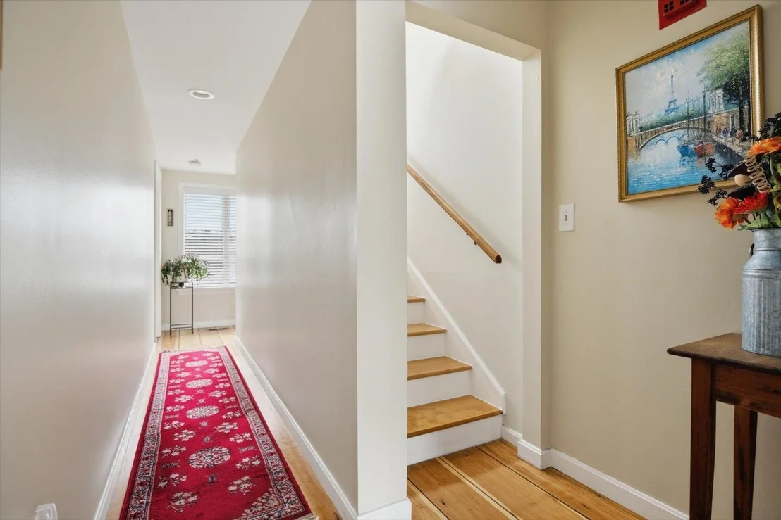 Photo of Unit 8 at 989 Ocean