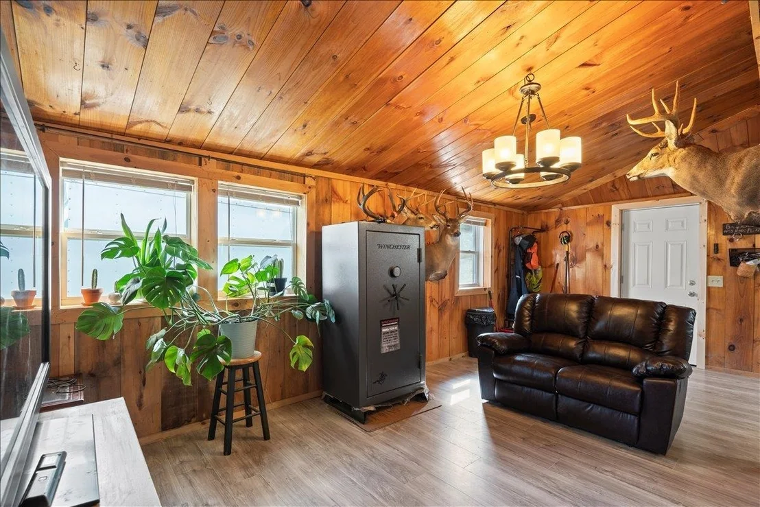 Photo of 3058 Perley