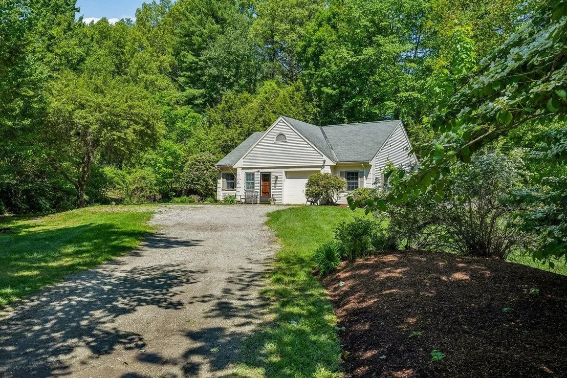 Photo of 5 Spring Hill