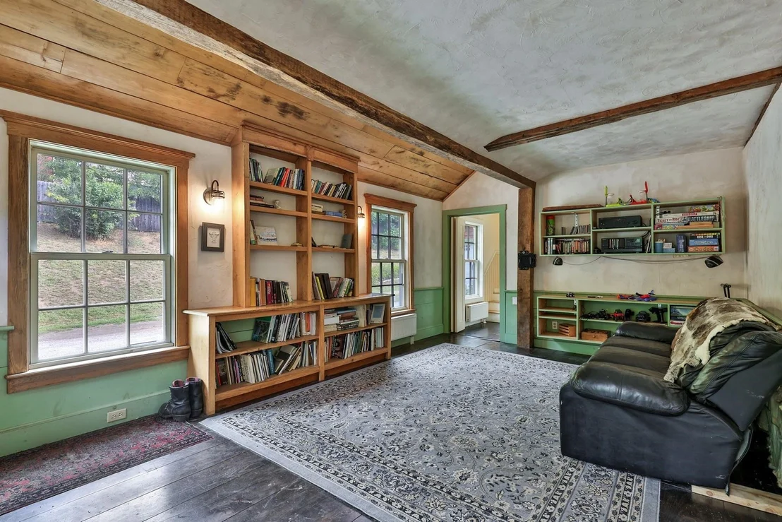 Photo of 11 Maple