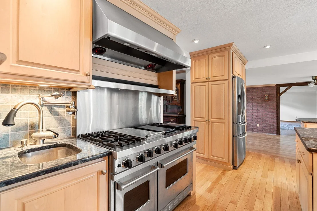Photo of 34 Sharon