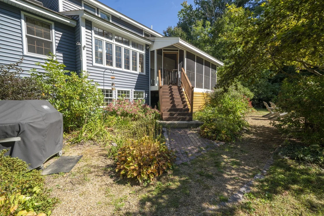 Photo of 28 Longview