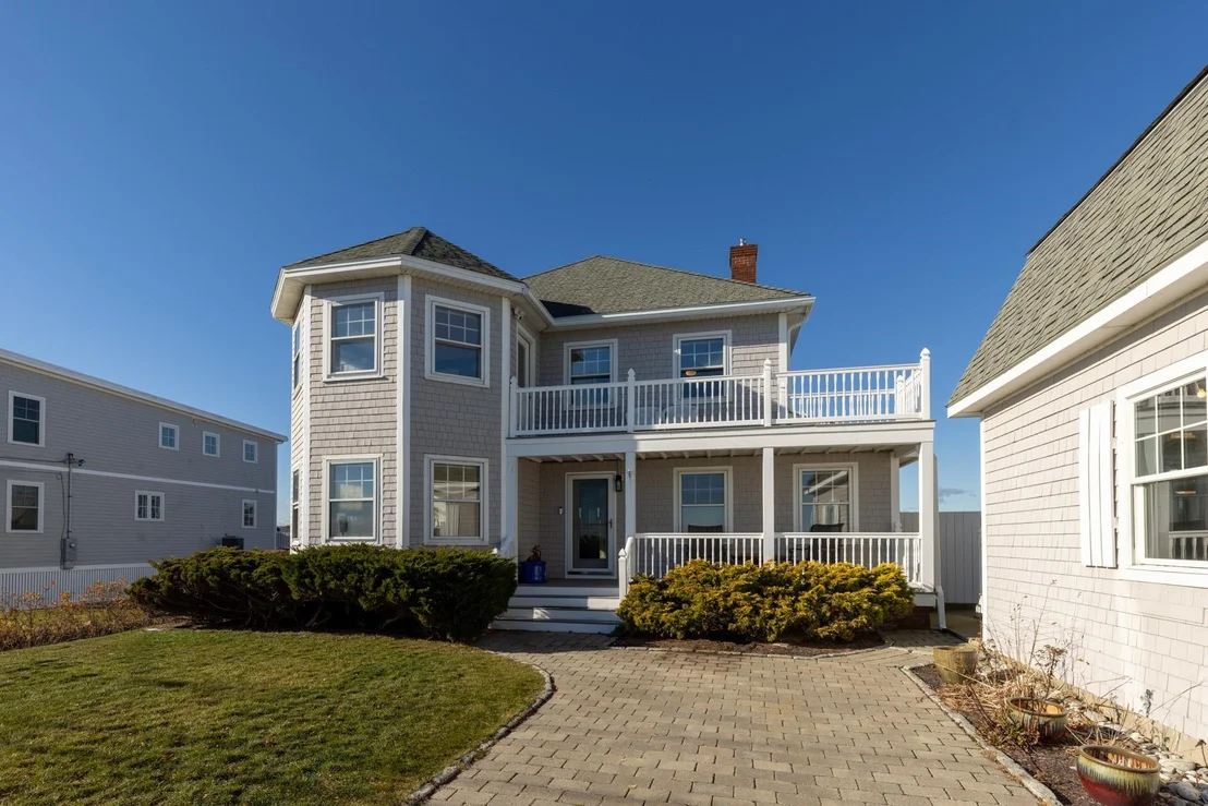 Photo of 1643 Ocean