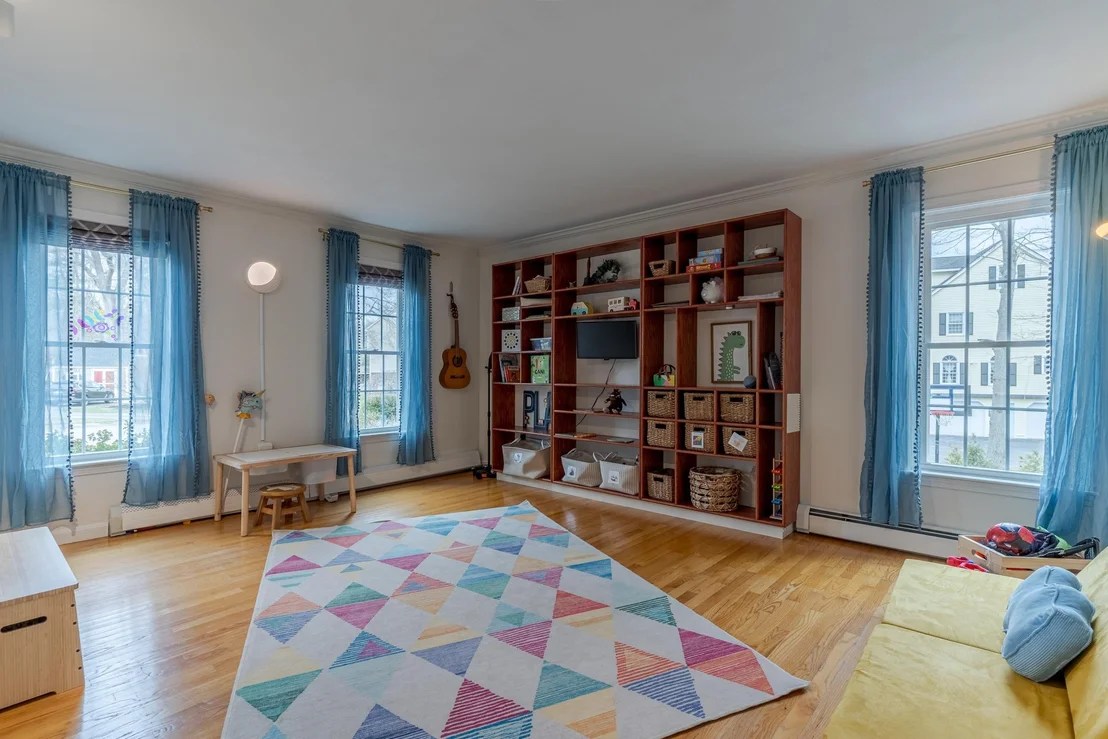 Photo of 37 Alexander