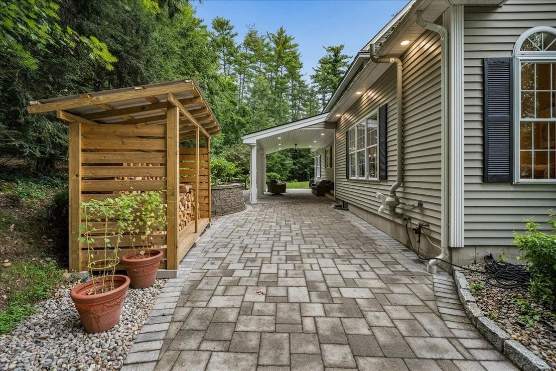 Photo of 75 Tirrell