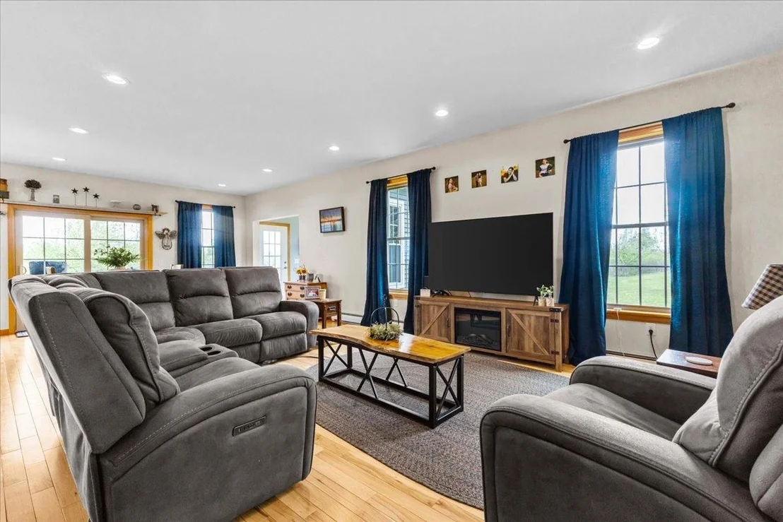 Photo of 28 Rileys