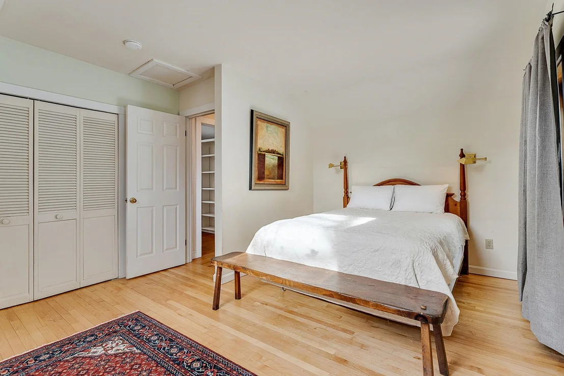 Photo of 565 Main