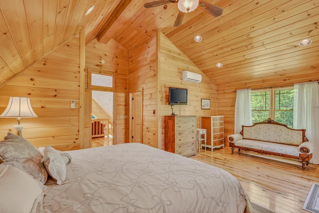 Photo of 1560 Cherry Valley