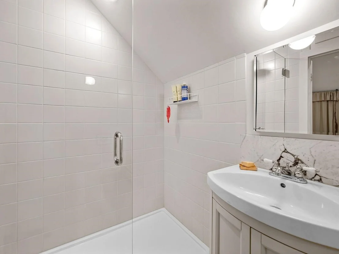 Photo of 3171 Brook