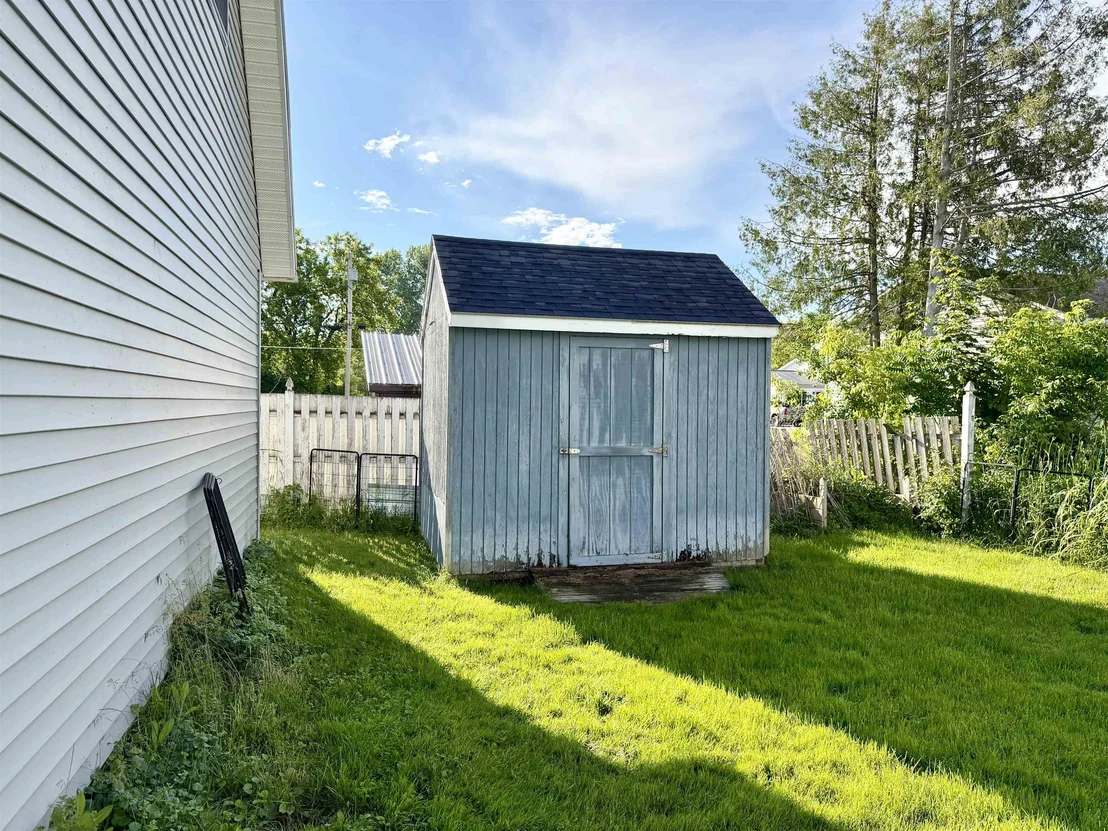 Photo of 23 Guyette