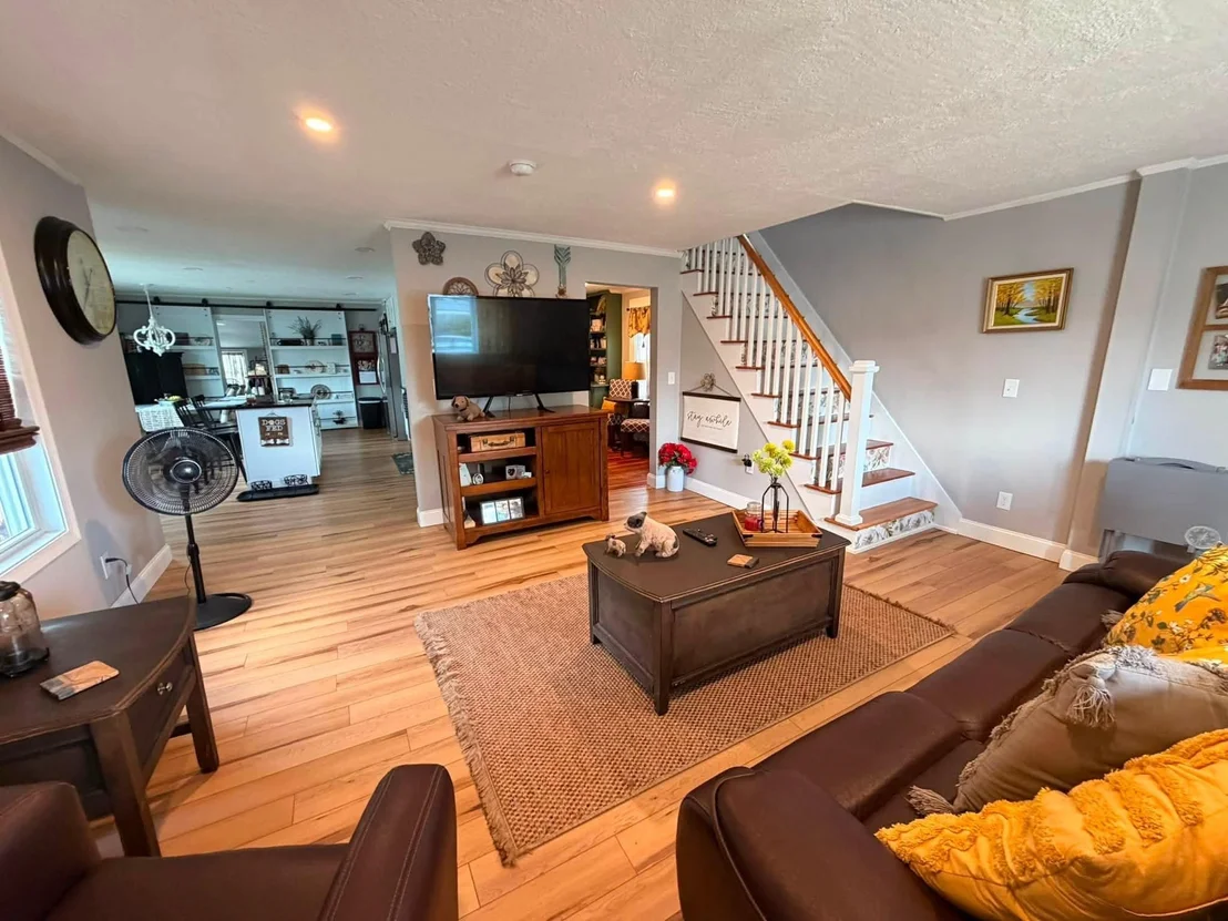 Photo of 98 Maple