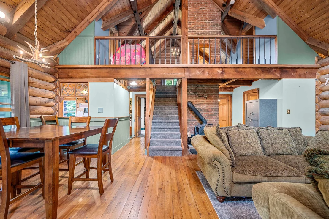 Photo of 384 West