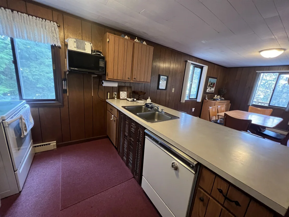 Photo of 40 Ellis Brook