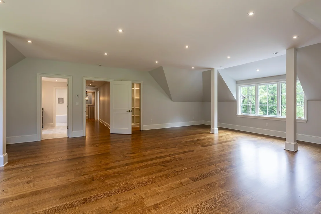 Photo of 551 West Fields