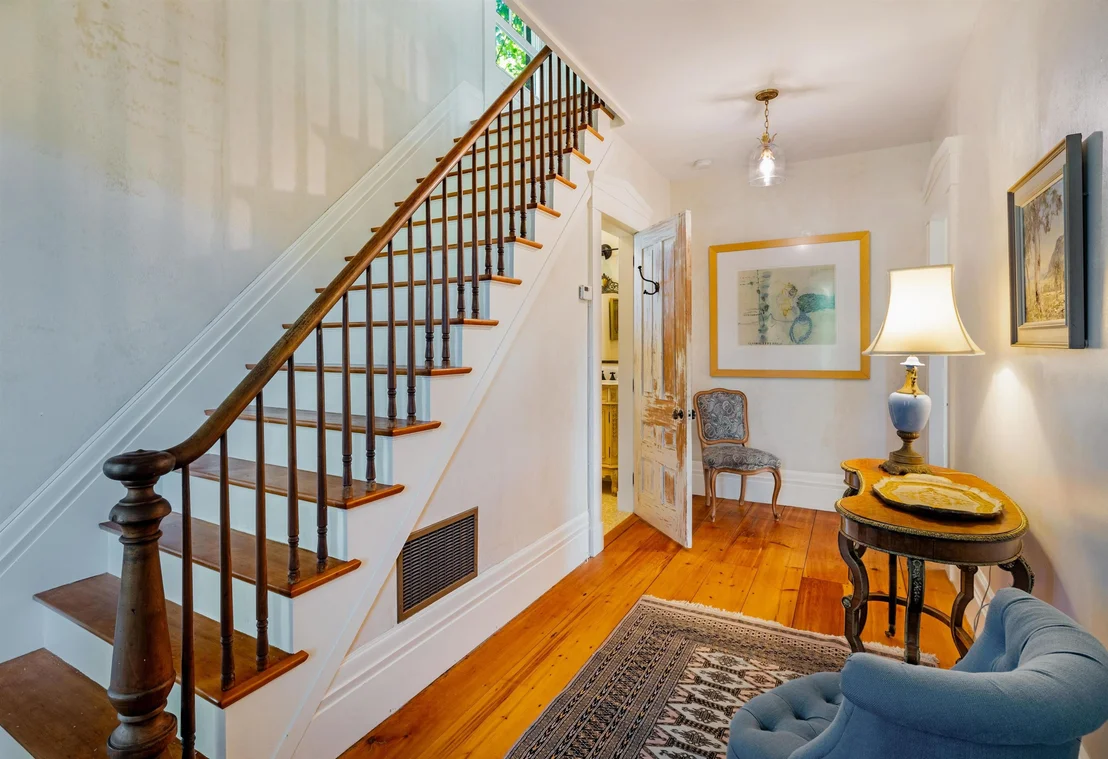 Photo of 888 Botsford