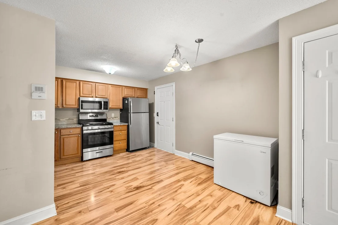 Photo of Unit J7 at 50 Brookside